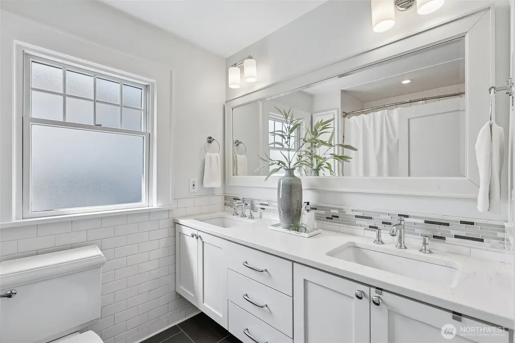 5248 17th Avenue NE Seattle WA 98105