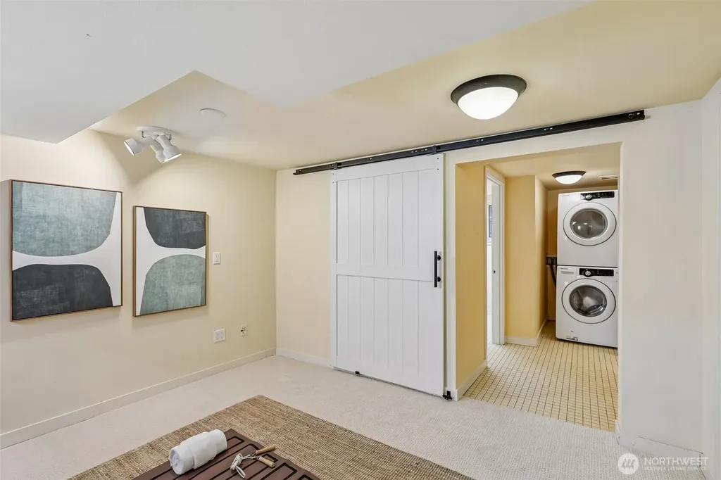 5248 17th Avenue NE Seattle WA 98105