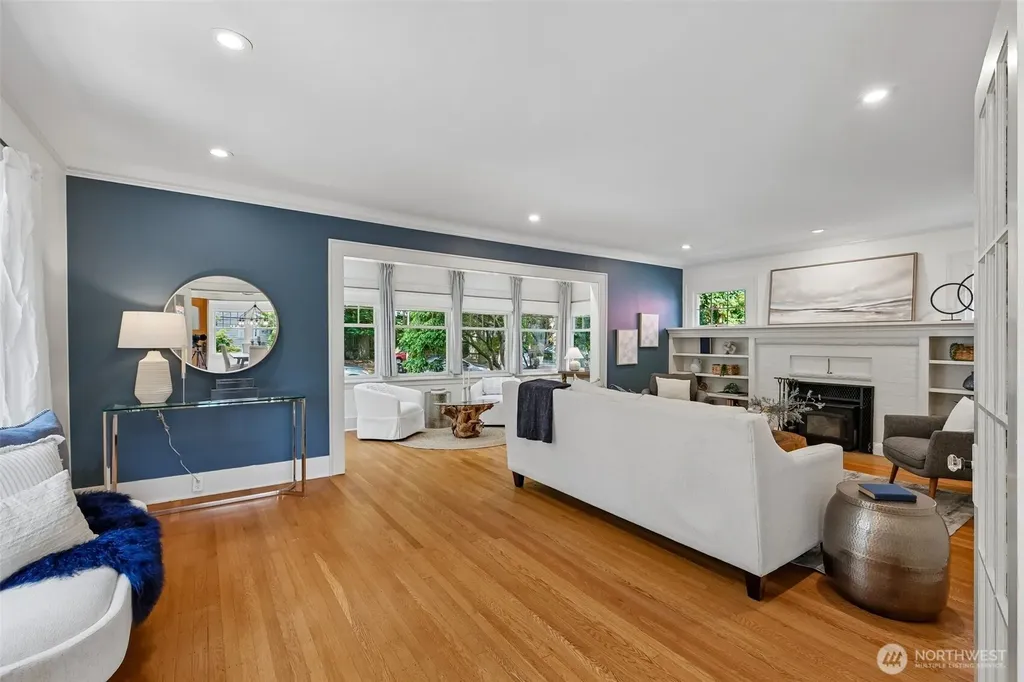 5248 17th Avenue NE Seattle WA 98105