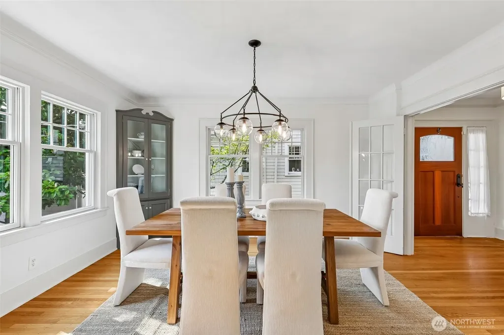 5248 17th Avenue NE Seattle WA 98105