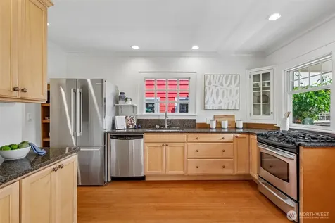 5248 17th Avenue NE Seattle WA 98105