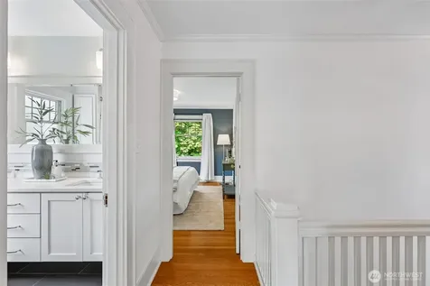 5248 17th Avenue NE Seattle WA 98105