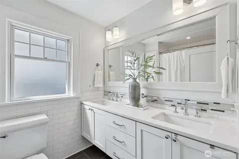 5248 17th Avenue NE Seattle WA 98105