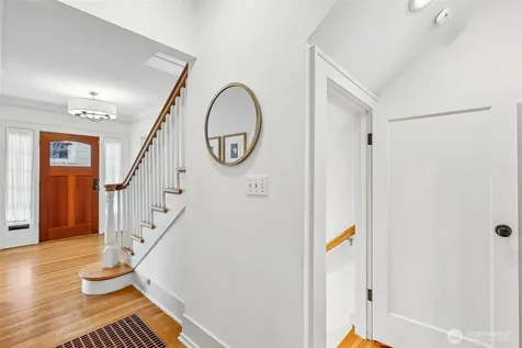 5248 17th Avenue NE Seattle WA 98105