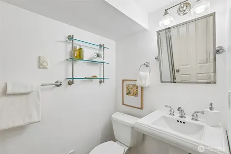 5248 17th Avenue NE Seattle WA 98105