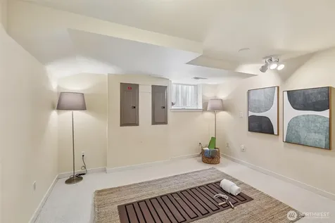 5248 17th Avenue NE Seattle WA 98105