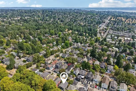 5248 17th Avenue NE Seattle WA 98105