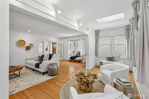 5248 17th Avenue NE Seattle WA 98105