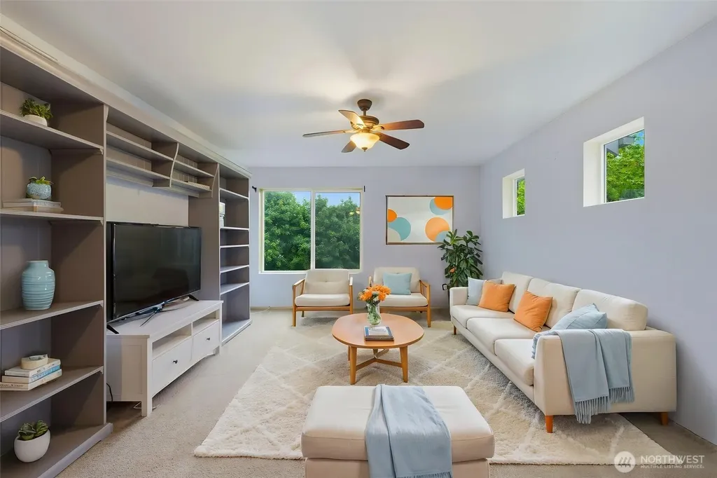 21284 Brevik Place NW Poulsbo WA 98370