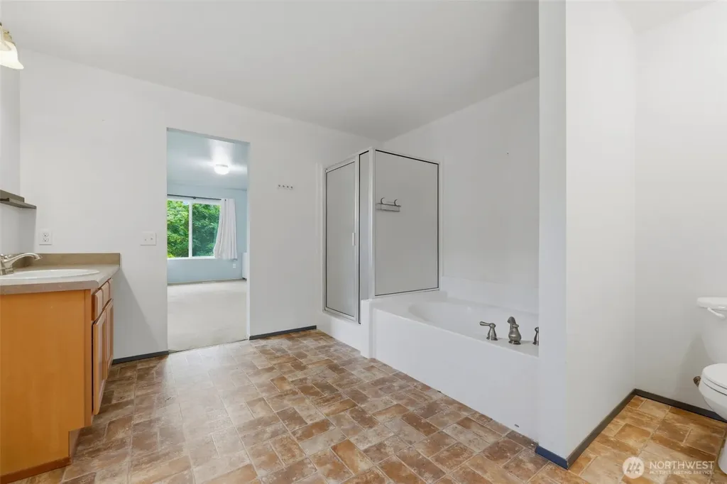 21284 Brevik Place NW Poulsbo WA 98370