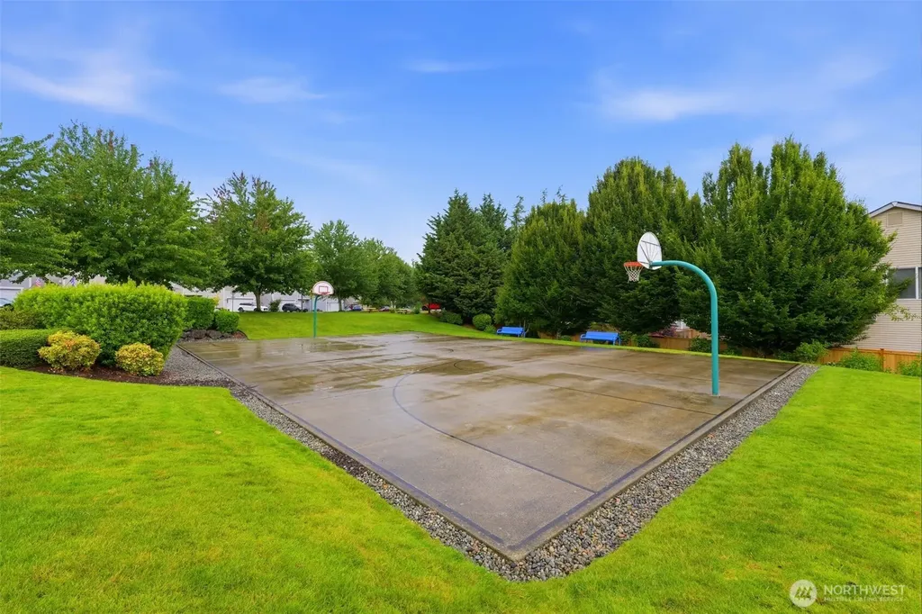 21284 Brevik Place NW Poulsbo WA 98370