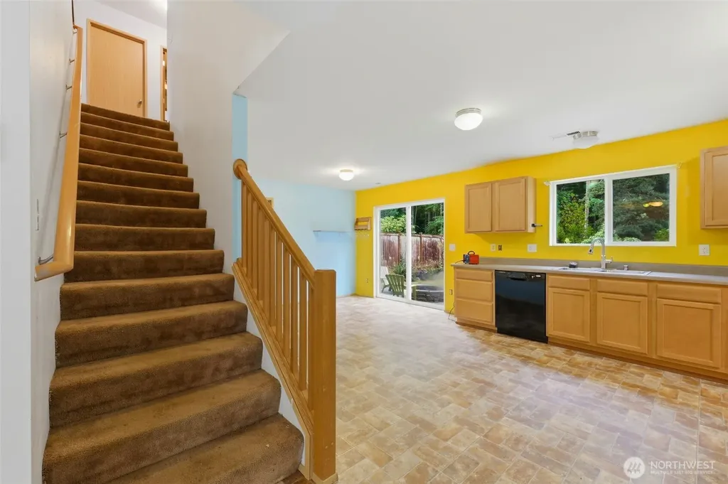 21284 Brevik Place NW Poulsbo WA 98370