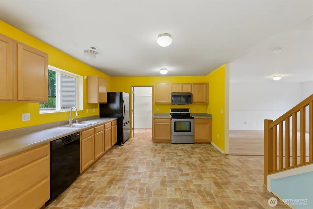 21284 Brevik Place NW Poulsbo WA 98370