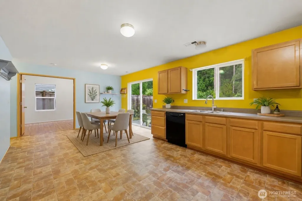 21284 Brevik Place NW Poulsbo WA 98370