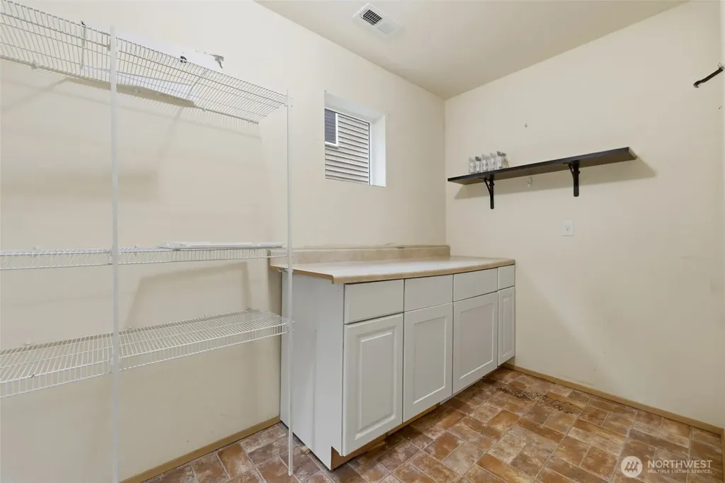 21284 Brevik Place NW Poulsbo WA 98370