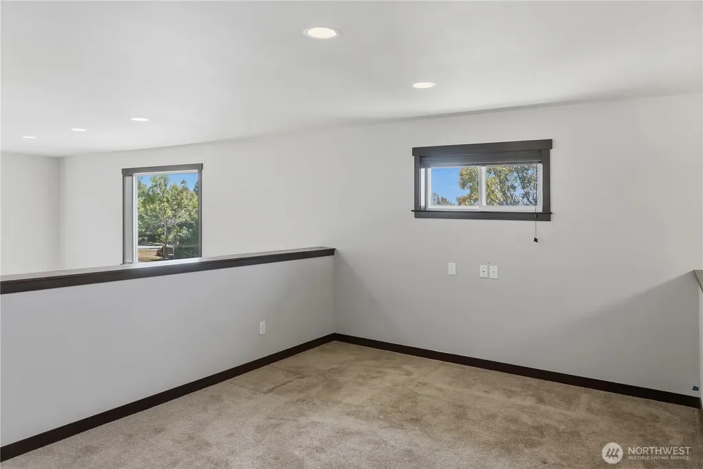 301 Barry Loop Mount Vernon WA 98274