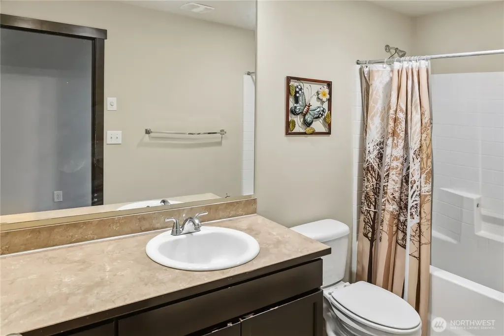 301 Barry Loop Mount Vernon WA 98274