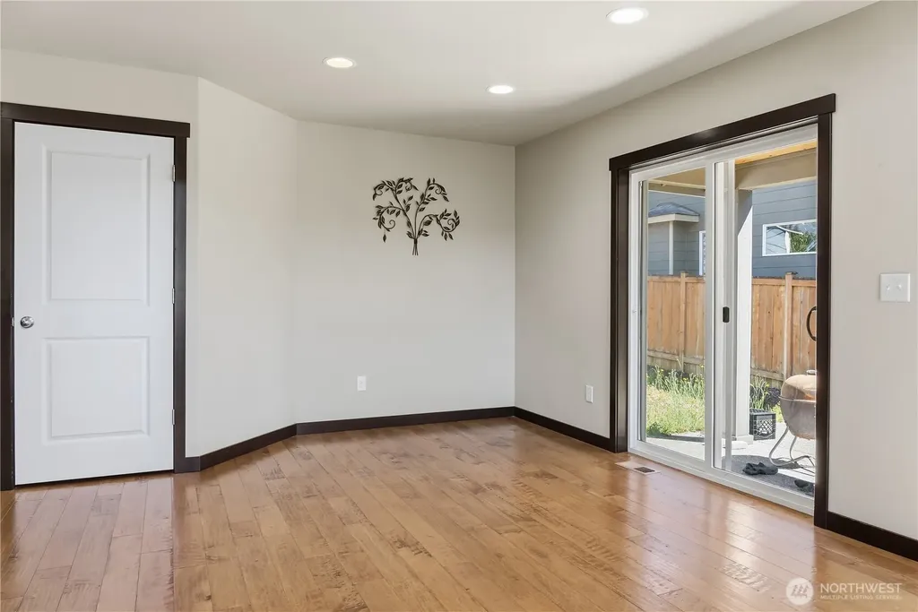301 Barry Loop Mount Vernon WA 98274