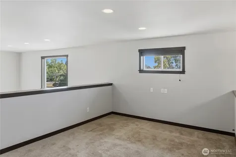 301 Barry Loop Mount Vernon WA 98274