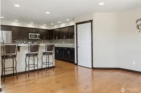 301 Barry Loop Mount Vernon WA 98274