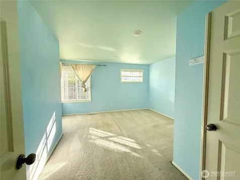 2698 230th Avenue SE Sammamish WA 98075