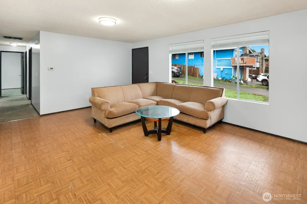 7537 44th Avenue S Seattle WA 98118