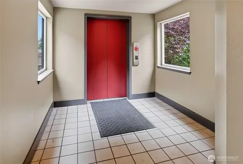 7323 NE Sand Point Way Seattle WA 98115