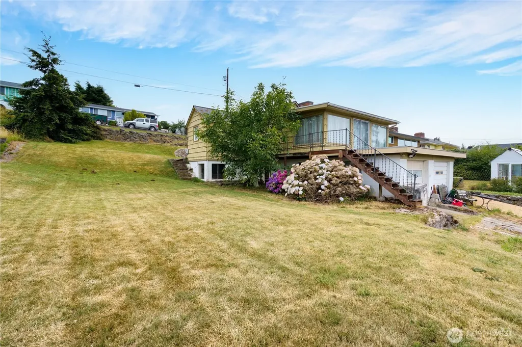 616 37th Street Anacortes WA 98221