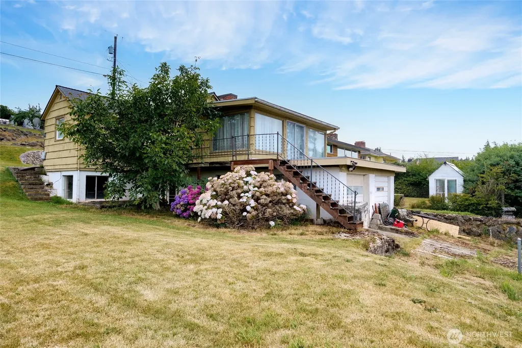 616 37th Street Anacortes WA 98221
