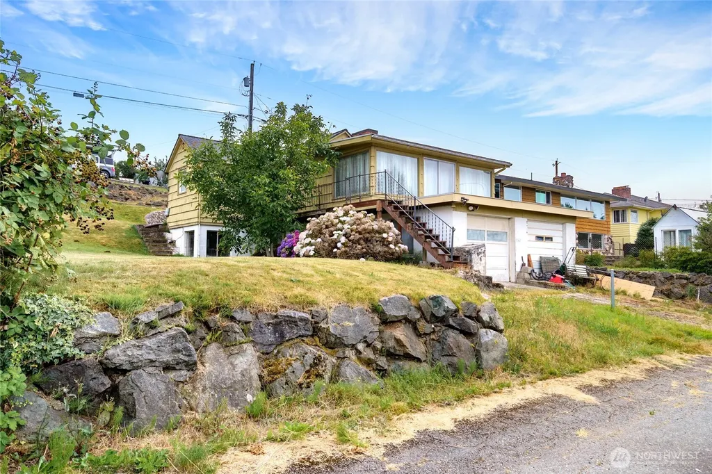 616 37th Street Anacortes WA 98221