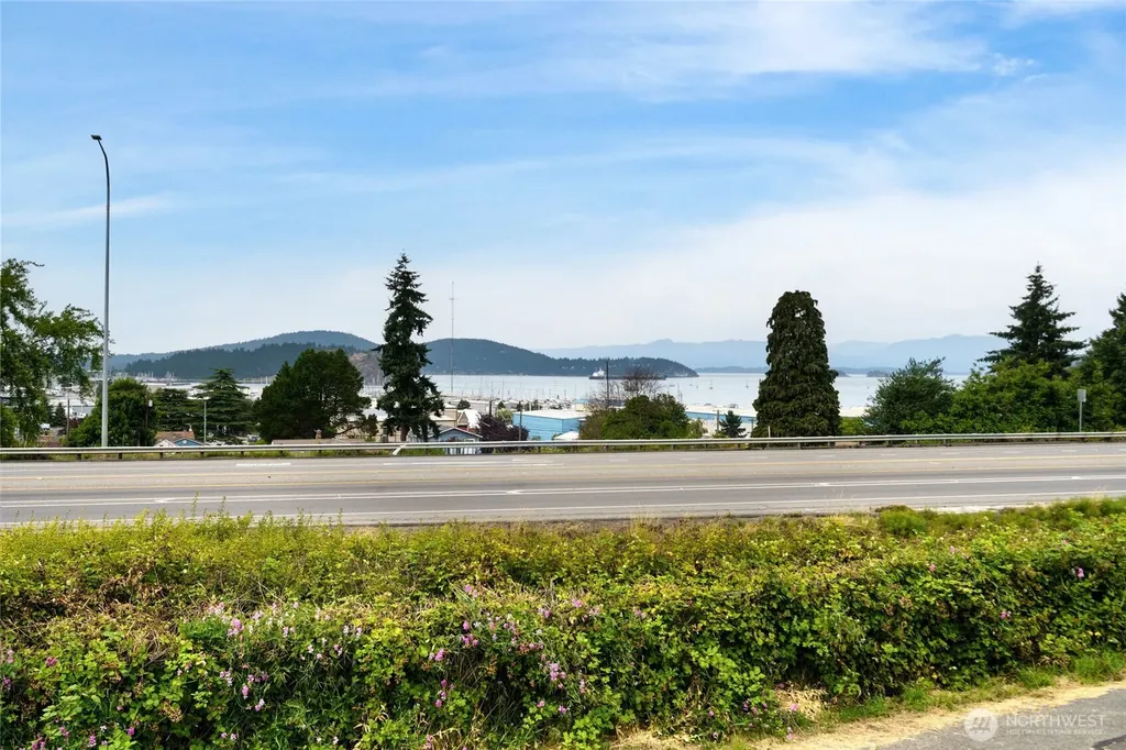 616 37th Street Anacortes WA 98221