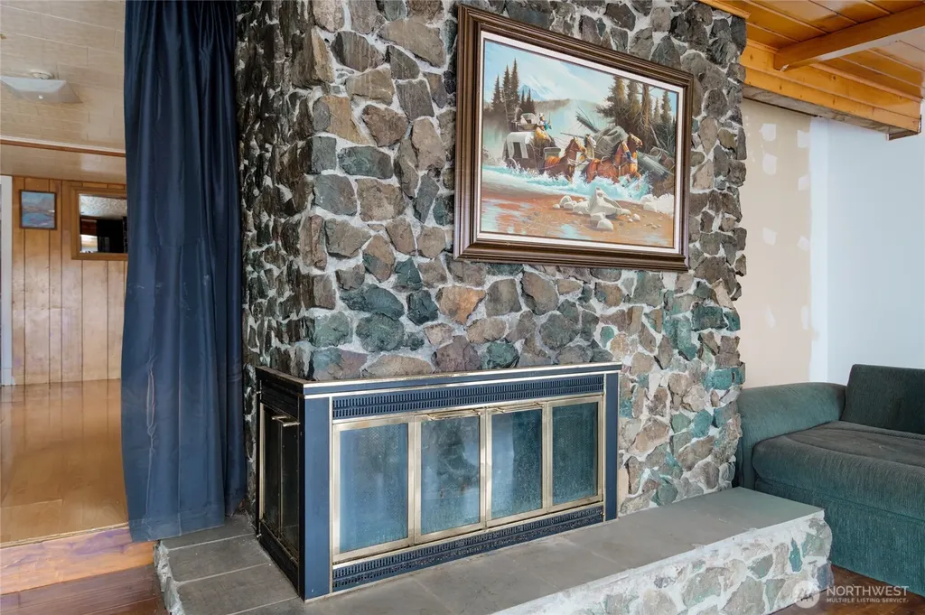616 37th Street Anacortes WA 98221