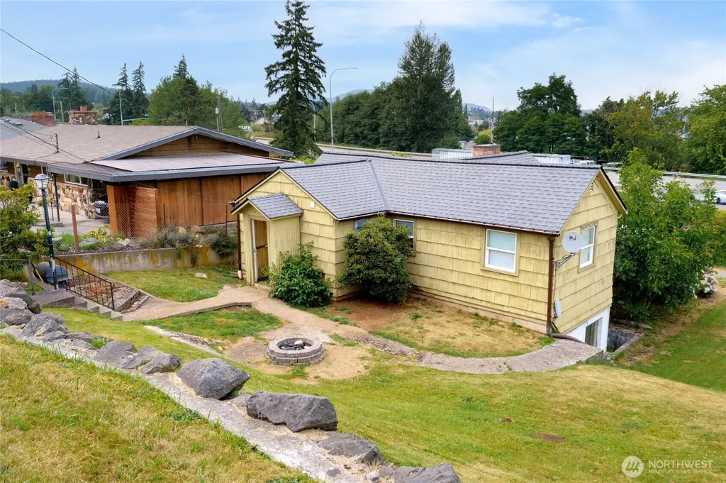 616 37th Street Anacortes WA 98221