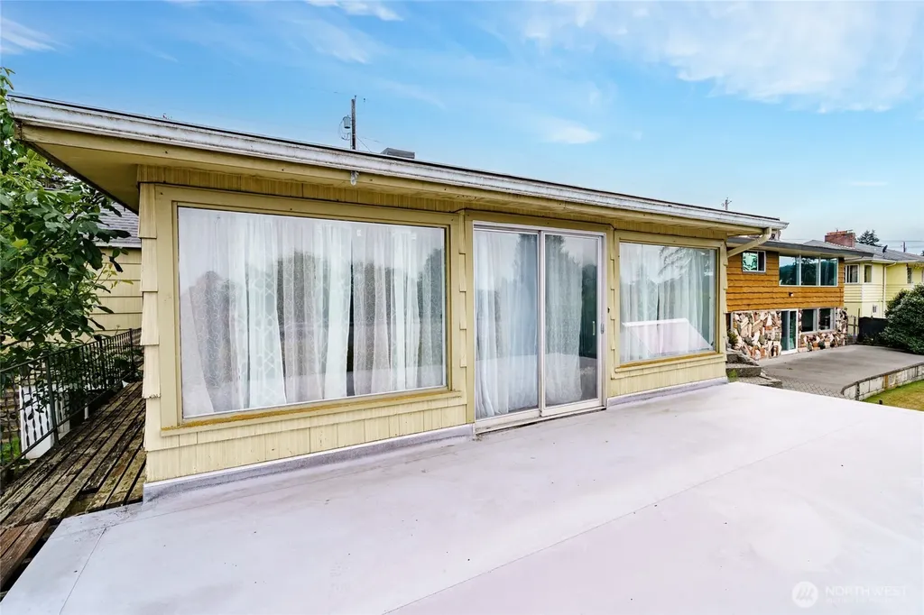 616 37th Street Anacortes WA 98221