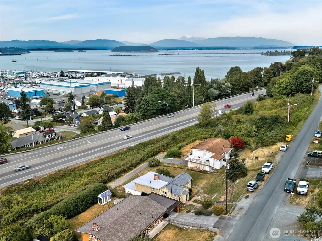 616 37th Street Anacortes WA 98221