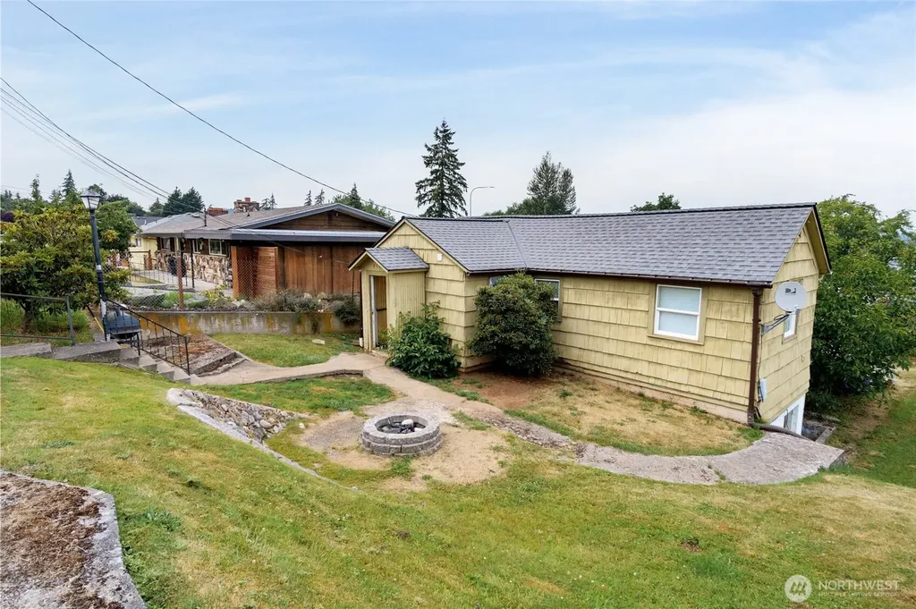 616 37th Street Anacortes WA 98221