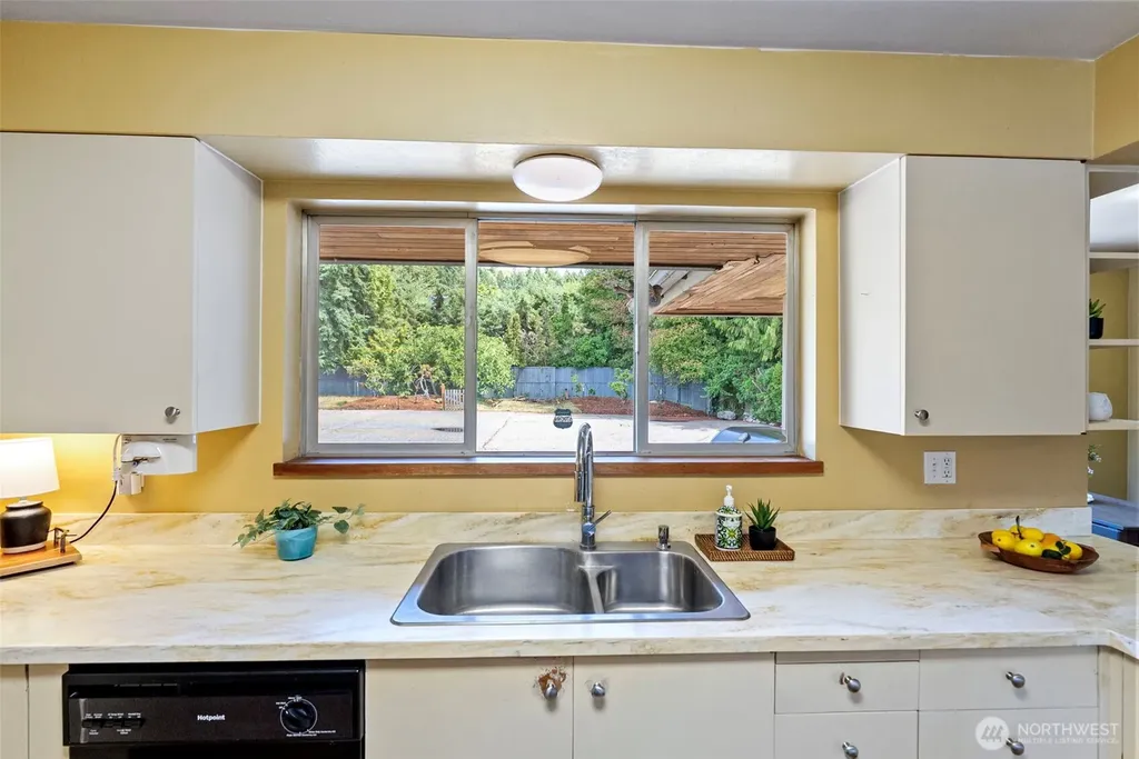 18146 9th Avenue NE Poulsbo WA 98370