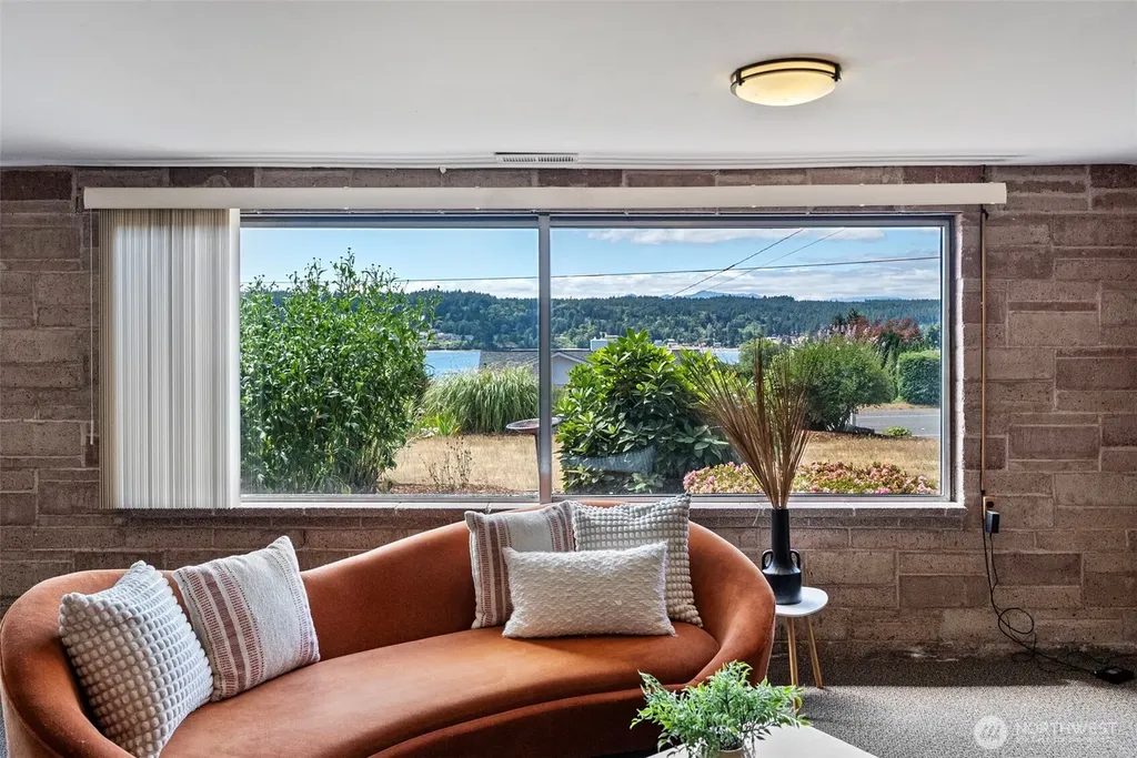 18146 9th Avenue NE Poulsbo WA 98370