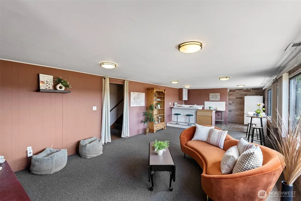 18146 9th Avenue NE Poulsbo WA 98370