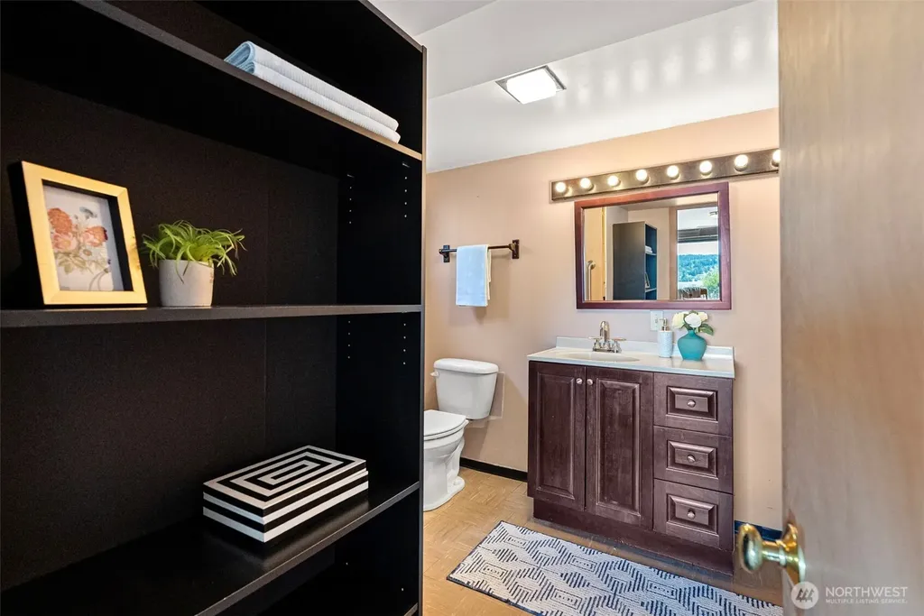 18146 9th Avenue NE Poulsbo WA 98370