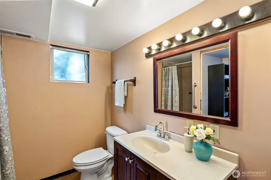 18146 9th Avenue NE Poulsbo WA 98370