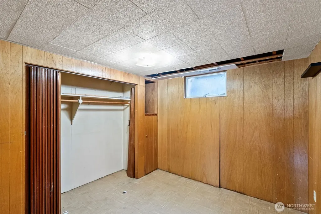 18146 9th Avenue NE Poulsbo WA 98370