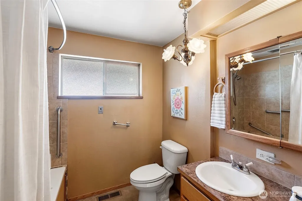 18146 9th Avenue NE Poulsbo WA 98370