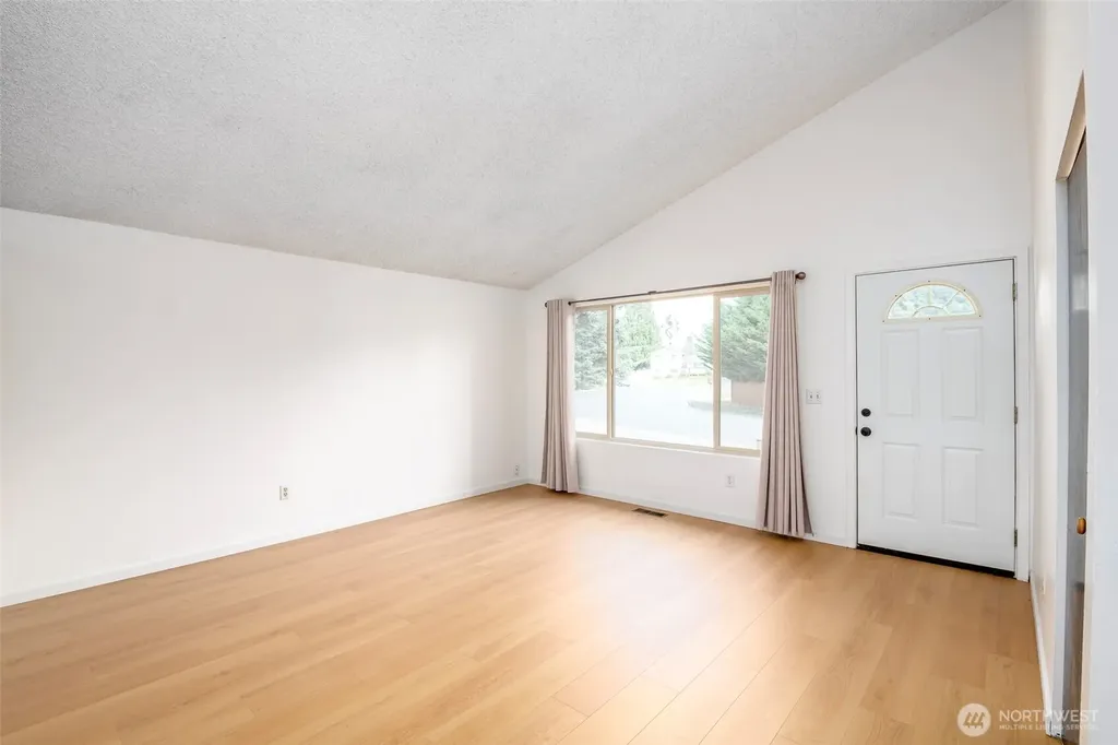 30031 45th Place S Auburn WA 98001
