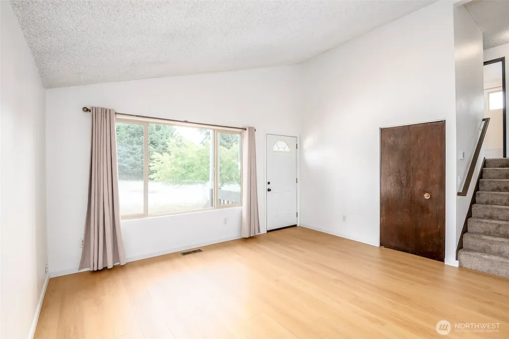 30031 45th Place S Auburn WA 98001