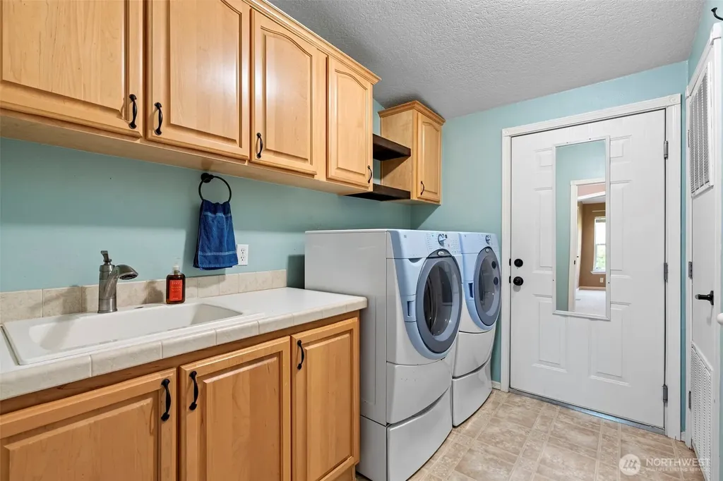 1924 Cranberry Lane SE Lacey WA 98503