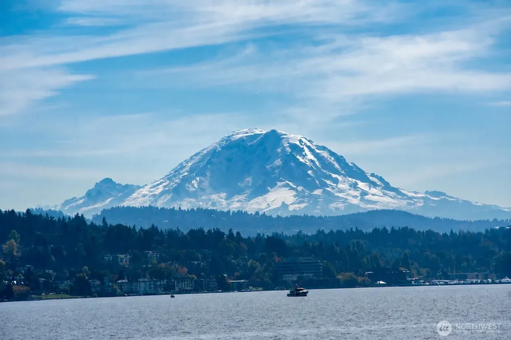 8319 NE Juanita Drive Kirkland WA 98034