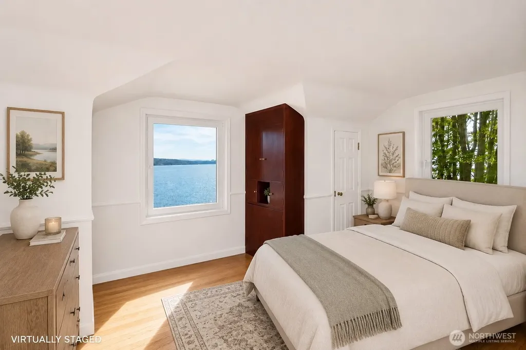8319 NE Juanita Drive Kirkland WA 98034
