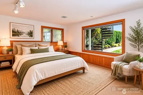8319 NE Juanita Drive Kirkland WA 98034