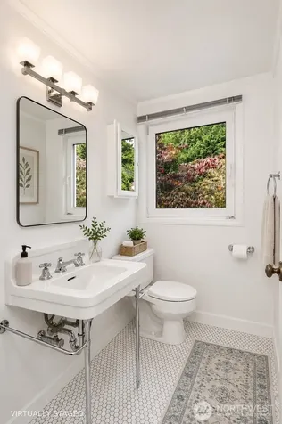 8319 NE Juanita Drive Kirkland WA 98034